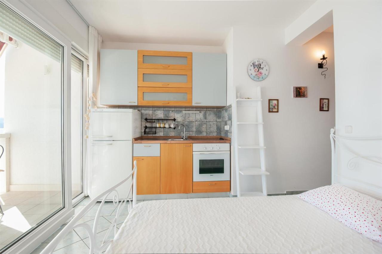 Apartments Gordana Lokva Rogoznica Exterior photo